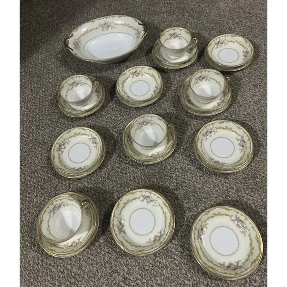 RARE Noritake Japan Dinner Set Hand Painted‎ Floral Golden Trim 28 Piece Gift